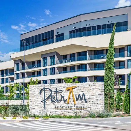 Petram Premium Family With Sofa Bed By Interhome Appartement